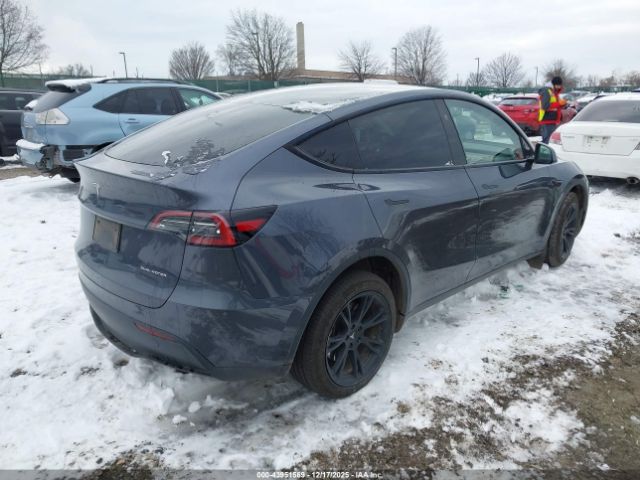2023 TESLA MODEL Y 7SAYGDEEXPF834415 Photo 3