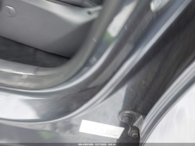 2023 TESLA MODEL Y 7SAYGDEEXPF834415 Photo 8