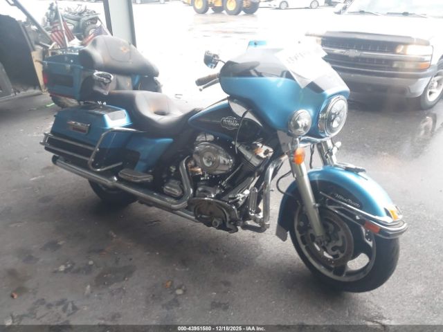 2011 HARLEY-DAVIDSON FLHTCU 1HD1FC410BB660455