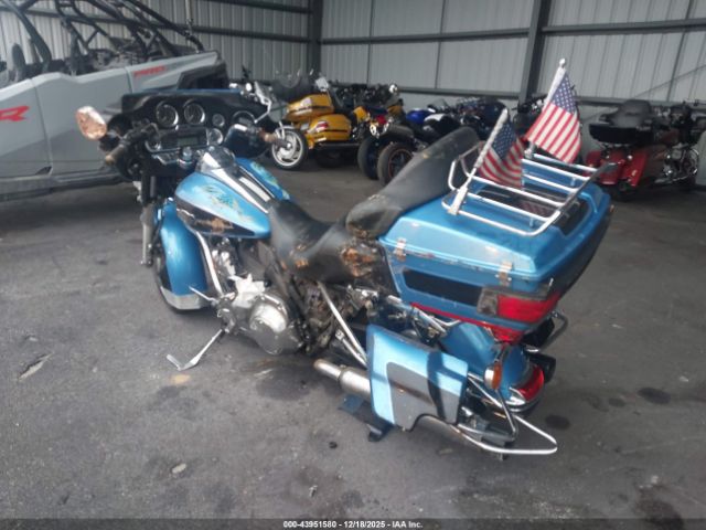 2011 HARLEY-DAVIDSON FLHTCU 1HD1FC410BB660455 Photo 2