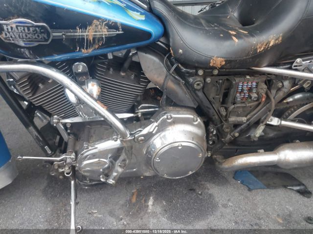 2011 HARLEY-DAVIDSON FLHTCU 1HD1FC410BB660455 Photo 8