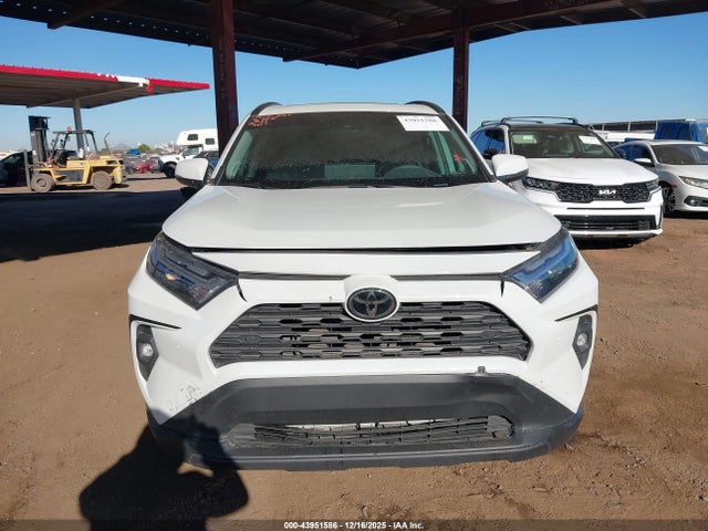 2T3A1RFVXRW419927 Toyota Rav4 Xle Premium