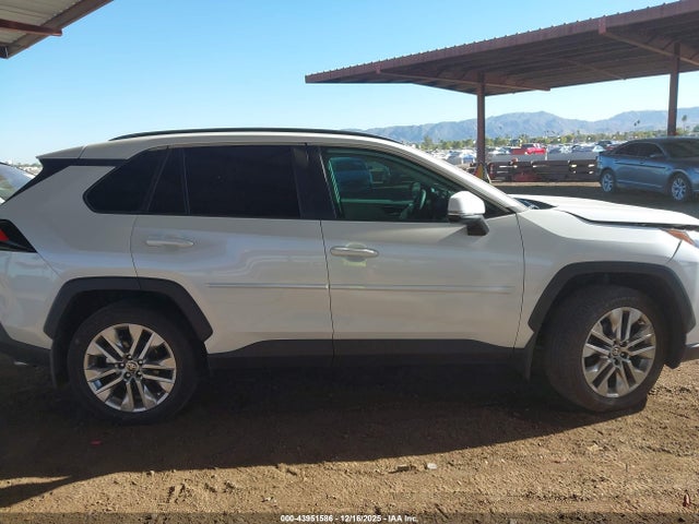 2T3A1RFVXRW419927 Toyota Rav4 Xle Premium