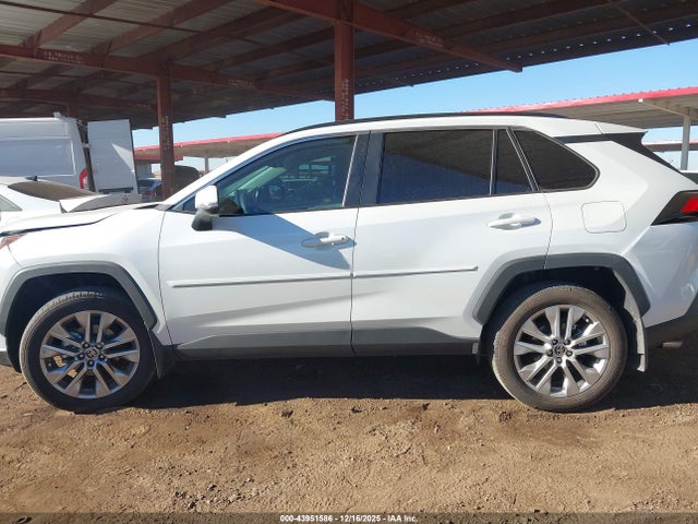 2T3A1RFVXRW419927 Toyota Rav4 Xle Premium