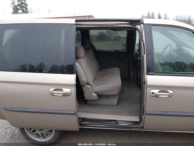 2002 CHRYSLER VOYAGER 1C4GJ45302B719343 Photo 7