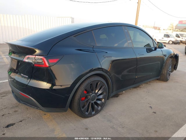 2021 TESLA MODEL Y 5YJYGDEF0MF215839 Photo 3