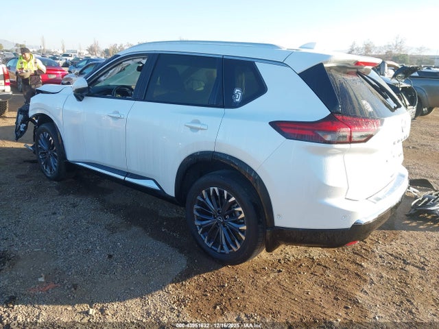 JN8BT3DC1RW382107 Nissan Rogue Platinum Fwd