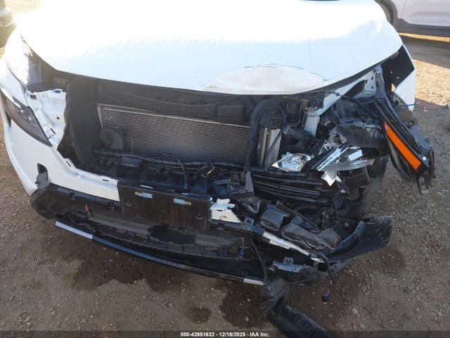 JN8BT3DC1RW382107 Nissan Rogue Platinum Fwd