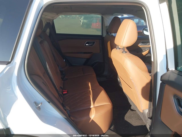 JN8BT3DC1RW382107 Nissan Rogue Platinum Fwd