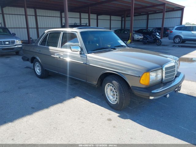 1983 MERCEDES-BENZ 300 WDBAB33A9DB030997