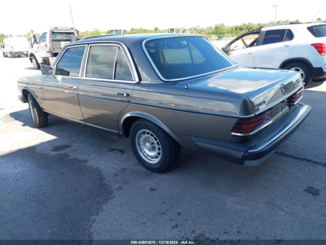 1983 MERCEDES-BENZ 300 WDBAB33A9DB030997 Photo 2