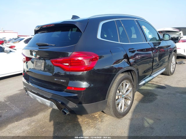 5UXTR7C5XKLR50062 BMW X3 Sdrive30i