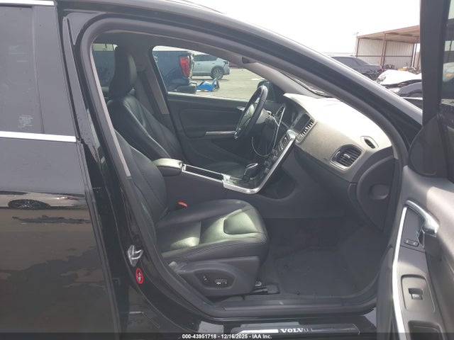 2015 VOLVO V60 YV140MEB7F1207663 Photo 4
