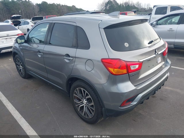 2018 MITSUBISHI OUTLANDER SPORT JA4AR3AU8JU012673 Photo 2