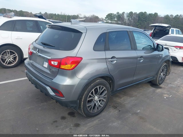 2018 MITSUBISHI OUTLANDER SPORT JA4AR3AU8JU012673 Photo 3