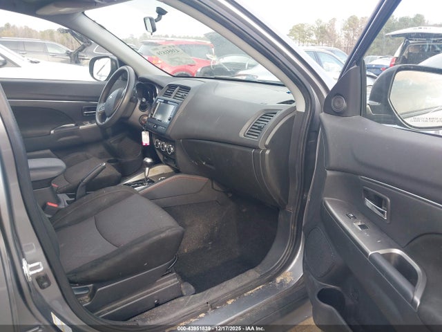 2018 MITSUBISHI OUTLANDER SPORT JA4AR3AU8JU012673 Photo 4