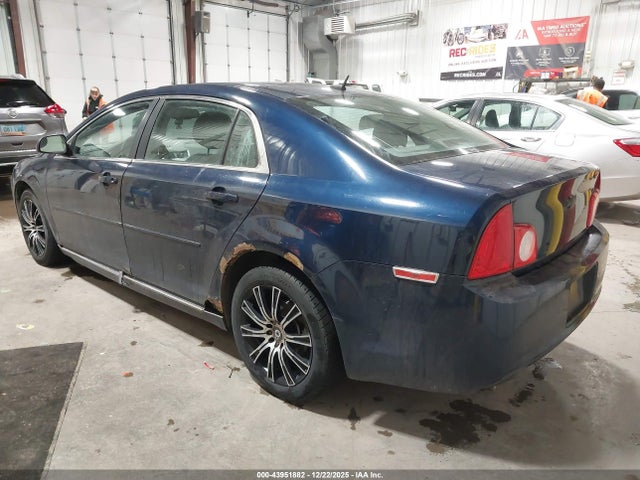 2011 CHEVROLET MALIBU 1G1ZC5E19BF388402 Photo 2