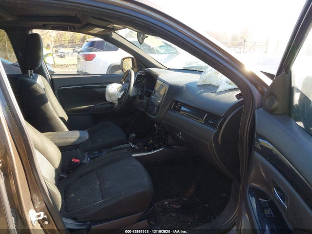 2018 MITSUBISHI OUTLANDER JA4AD3A34JZ063063 Photo 4