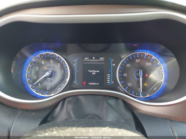 Продаж на аукціоні авто 2017 Chrysler Pacifica Touring-l, vin: 2C4RC1BGXHR796613, номер лоту: 43951957