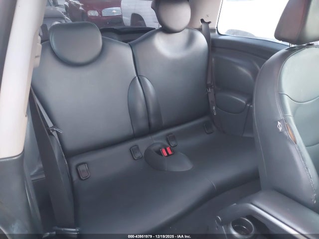 2006 MINI COOPER S WMWRE33556TN28736 Photo 7