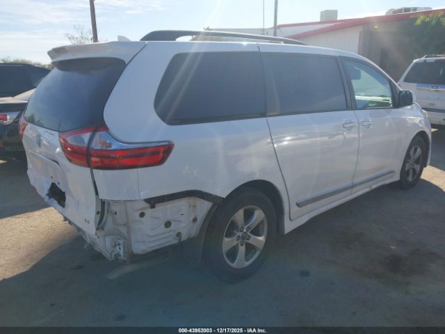 2018 TOYOTA SIENNA 5TDKZ3DC1JS946868 Photo 3