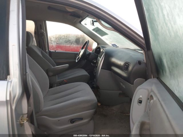 2005 CHRYSLER TOWN & COUNTRY 2C4GP54L25R351937 Photo 4