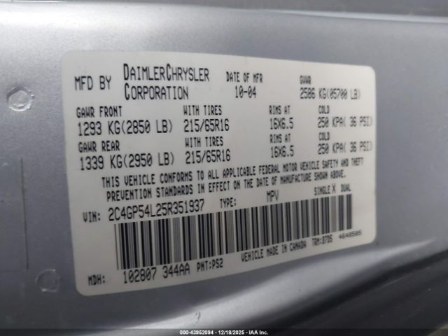 2005 CHRYSLER TOWN & COUNTRY 2C4GP54L25R351937 Photo 8