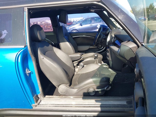 2011 MINI COOPER S CLUBMAN WMWZG3C58BTY30364 Photo 4