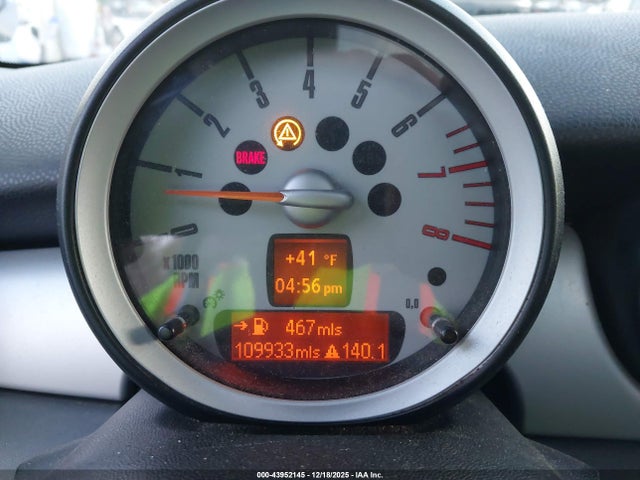 2010 MINI COOPER WMWMF3C51ATU79373 Photo 6