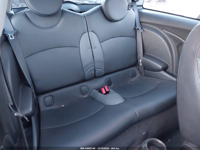 2010 MINI COOPER WMWMF3C51ATU79373 Photo 7