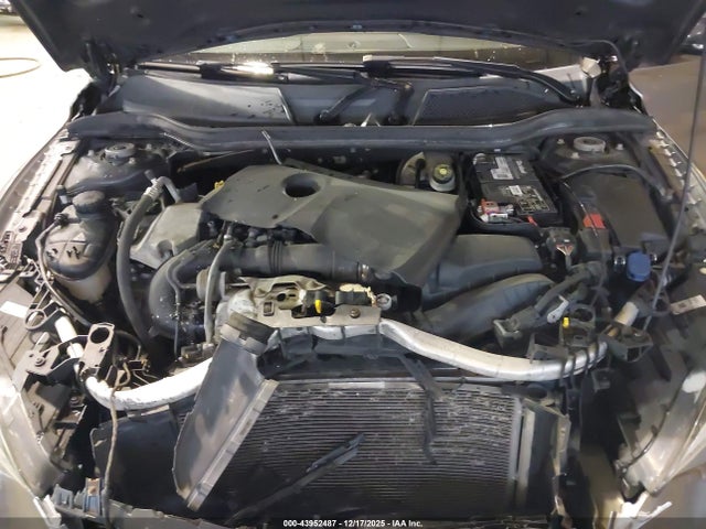 SJKCH5CR4HA024379 Infiniti Qx30 Premium