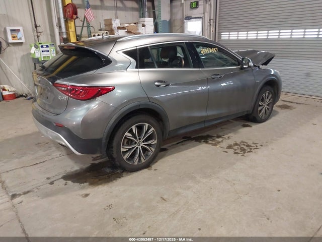 SJKCH5CR4HA024379 Infiniti Qx30 Premium