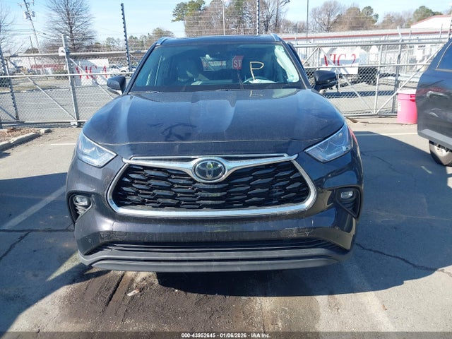 5TDDZRBH2NS222378 Toyota Highlander Limited