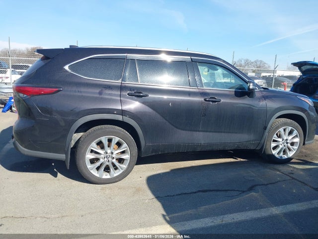 5TDDZRBH2NS222378 Toyota Highlander Limited