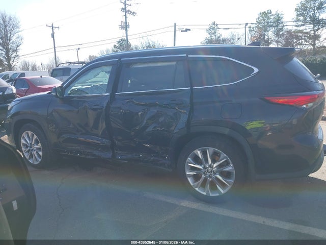 5TDDZRBH2NS222378 Toyota Highlander Limited