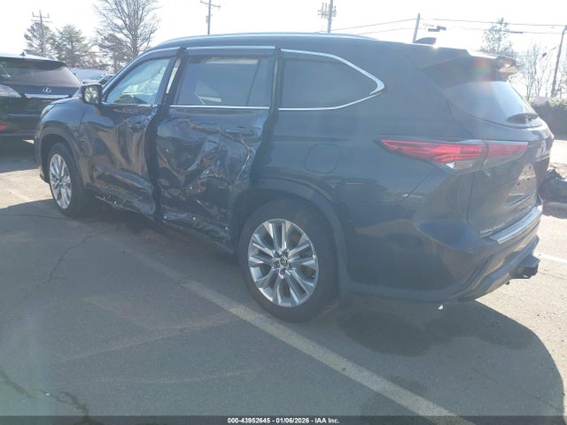 5TDDZRBH2NS222378 Toyota Highlander Limited