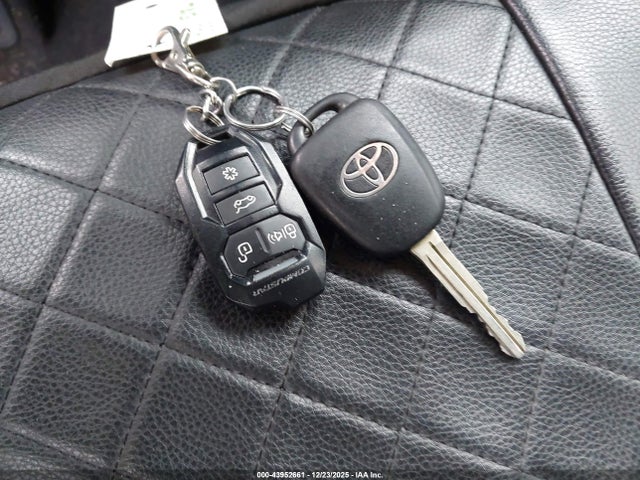 2T3RFREVXGW509033 Toyota Rav4 Xle