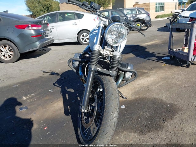 2018 BMW R NINE T WB10J430XJZ796475 Photo 4