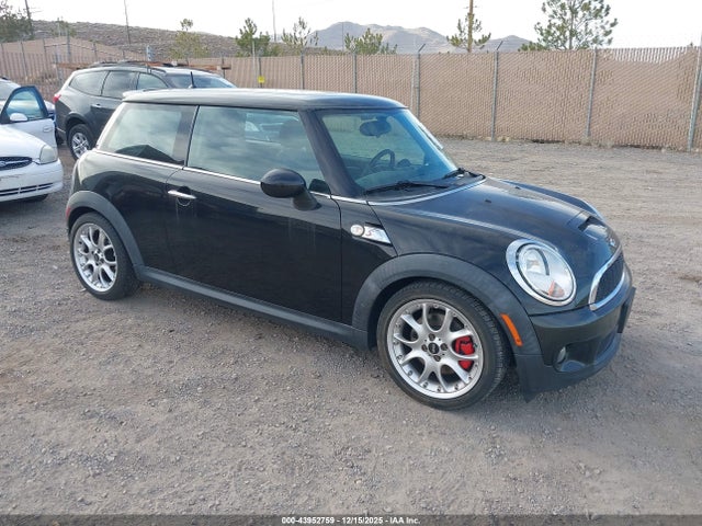 2010 MINI COOPER S WMWMF7C54ATX41975 Photo 0