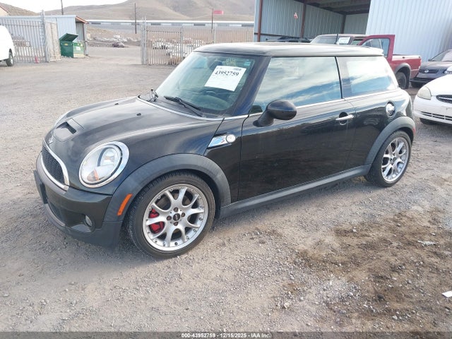 2010 MINI COOPER S WMWMF7C54ATX41975 Photo 1