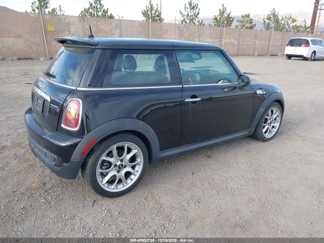 2010 MINI COOPER S WMWMF7C54ATX41975 Photo 3