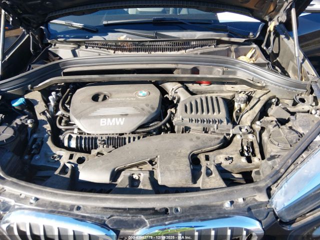 2018 BMW X1 WBXHT3C37J5K31521 Photo 9