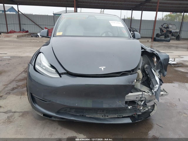 43952804 :رقم المزاد ، 7SAYGDEE8NF417890 vin ، 2022 Tesla Model Y Long Range Dual Motor All-wheel Drive مزاد بيع