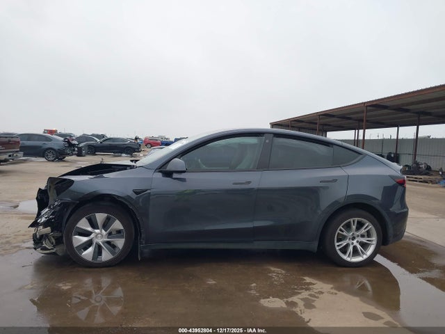 43952804 :رقم المزاد ، 7SAYGDEE8NF417890 vin ، 2022 Tesla Model Y Long Range Dual Motor All-wheel Drive مزاد بيع