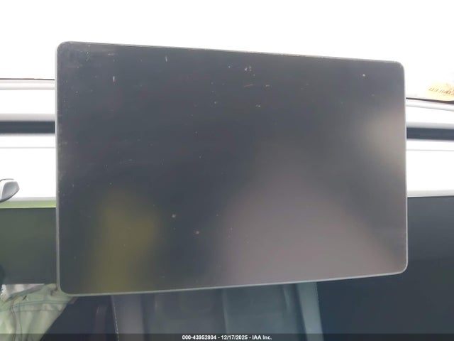 43952804 :رقم المزاد ، 7SAYGDEE8NF417890 vin ، 2022 Tesla Model Y Long Range Dual Motor All-wheel Drive مزاد بيع