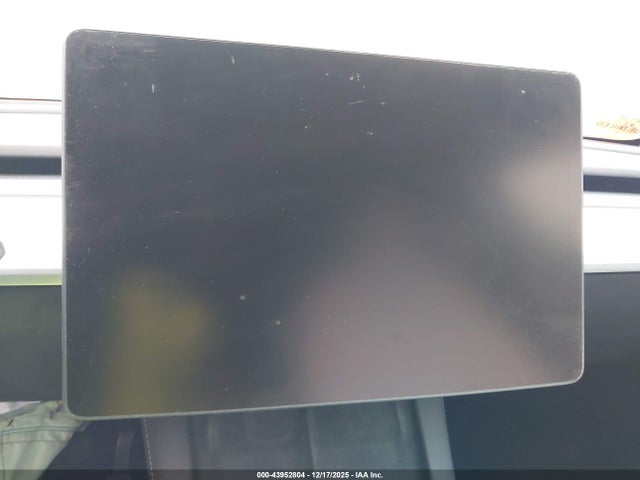 43952804 :رقم المزاد ، 7SAYGDEE8NF417890 vin ، 2022 Tesla Model Y Long Range Dual Motor All-wheel Drive مزاد بيع