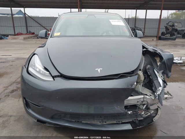 43952804 :رقم المزاد ، 7SAYGDEE8NF417890 vin ، 2022 Tesla Model Y Long Range Dual Motor All-wheel Drive مزاد بيع