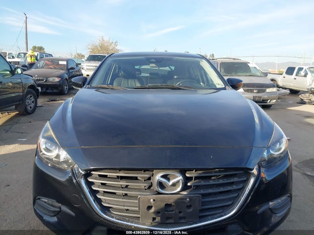 3MZBN1L3XJM272248 Mazda Mazda3 Touring
