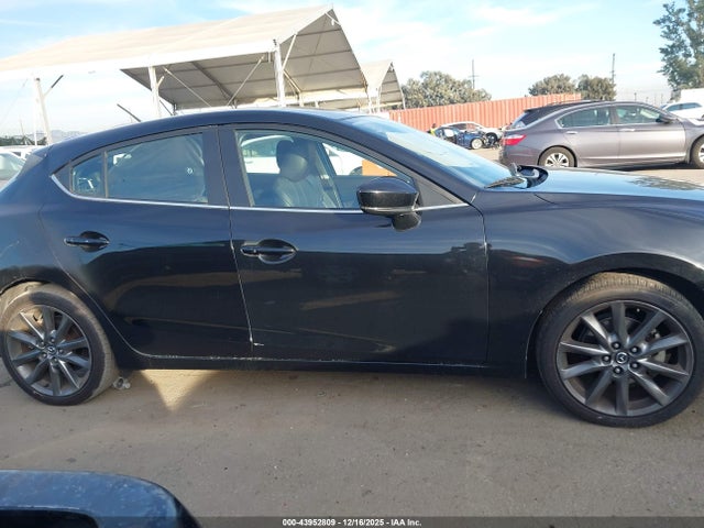 3MZBN1L3XJM272248 Mazda Mazda3 Touring