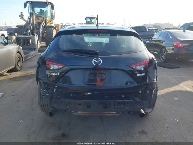 3MZBN1L3XJM272248 Mazda Mazda3 Touring